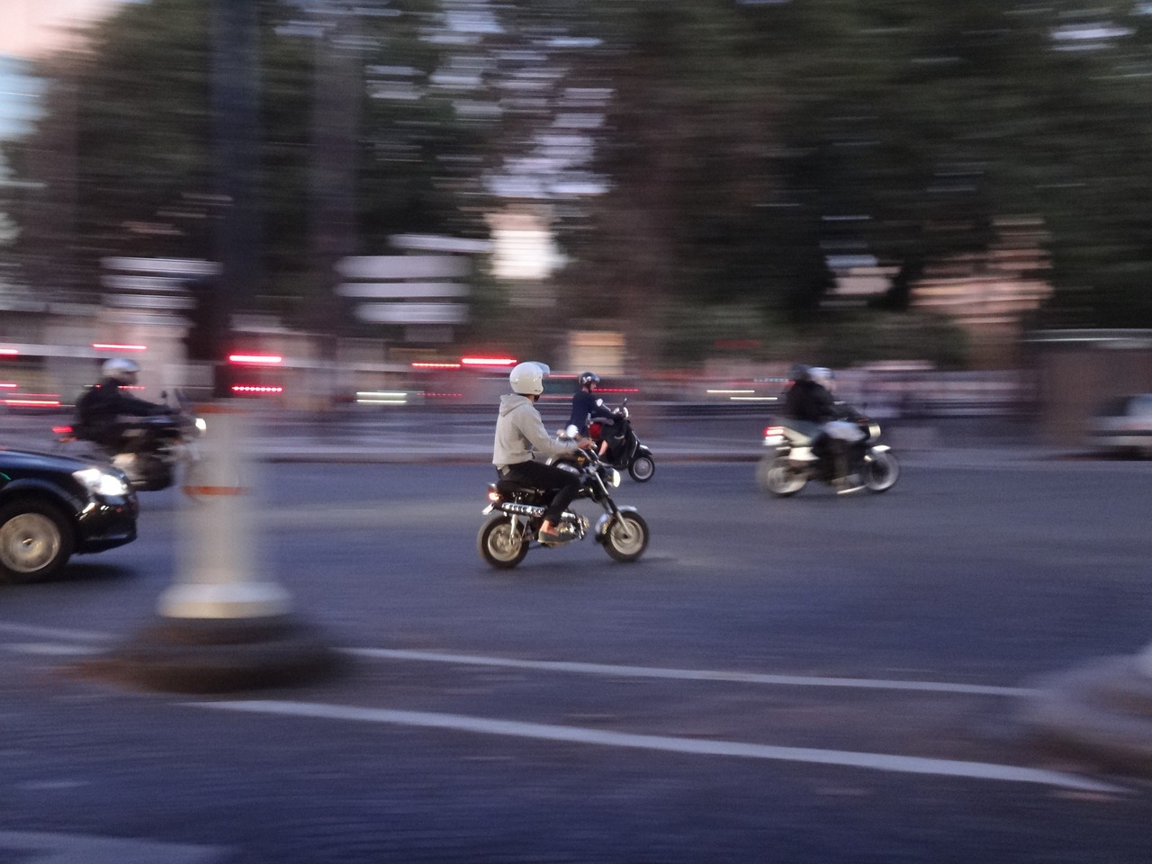 电瓶车自燃事件，行驶途中突发火球惊魂